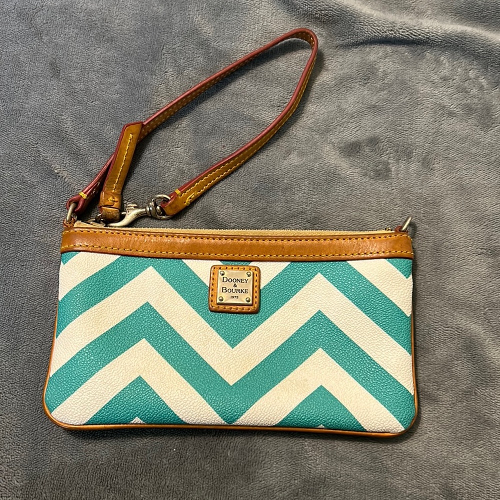 Dooney & Bourke Chevron Zip Wristlet